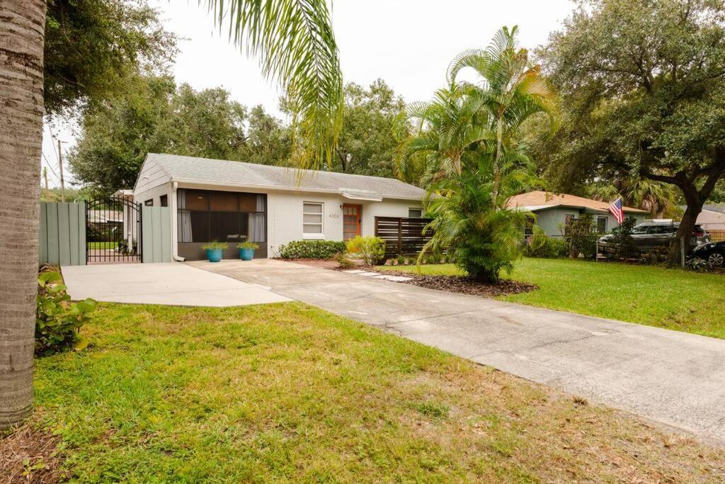 Relax At Renellie Villa Tampa Exterior foto